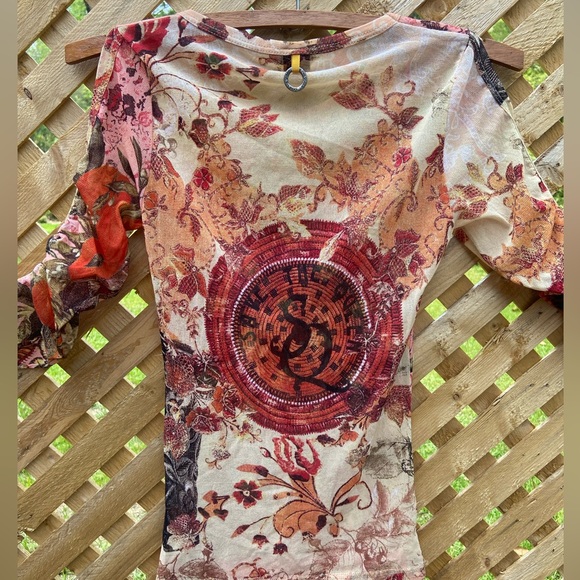 Save the Queen 90s Sheer top - Picture 3 of 3